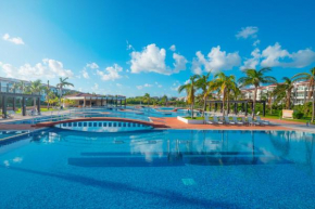 Luxury PH with 2 BR, Private beach At Mareazul - Vista Playa